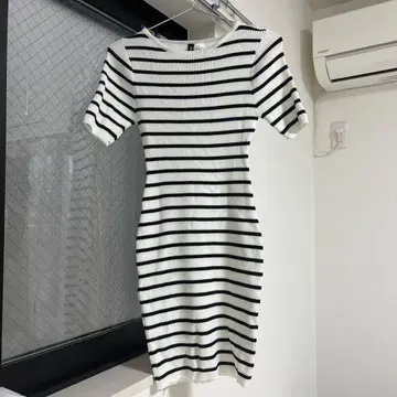 [ 미사용 새상품 ] H&M 반팔 니트 원피스 XS