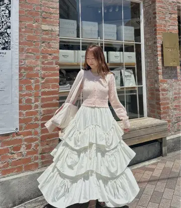 An MILLE 라운드 프릴 스커트 화이트