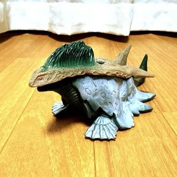 스큐라 1998 세로 약 9cm 가로 약 21cm 울트라맨 괴수 핑크