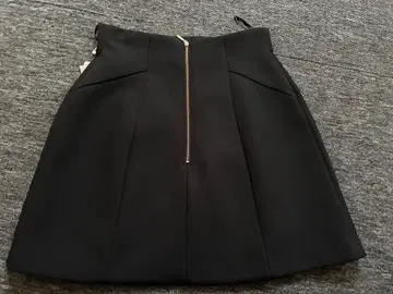 백지퍼 형태 미니 스커트