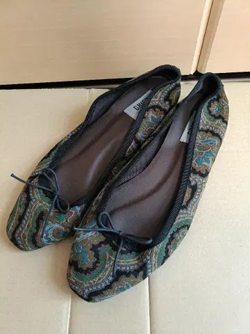 [새상품급] 루탈론 발레 슈즈 페이즐리 무늬 벨로아 플랫