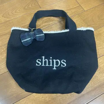 ships 퍼 토트백 블랙