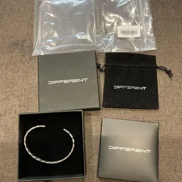 DIFFERENT PREMIUM BANGLE 디퍼런트 조지
