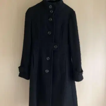피치 존 버튼 달린 롱 코트 블랙