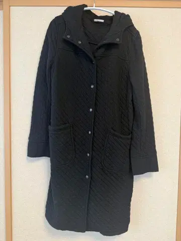 아멘 ARMEN 코튼 퀼팅 후드 부착 코트 블랙