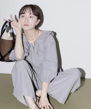 Eimee Law 프릴 칼라 올인원