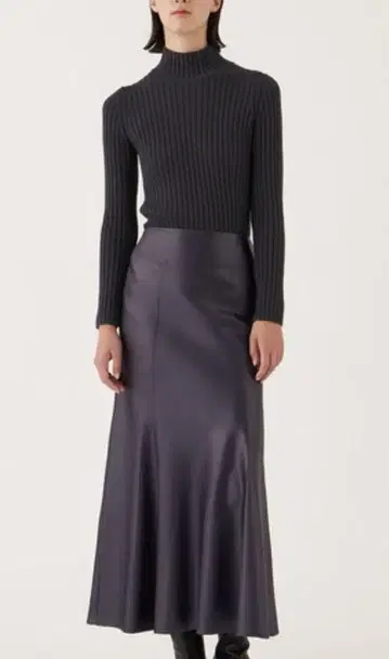 DES PRES 가죽 같은 새틴 머메이드 맥시 스커트 새상품급