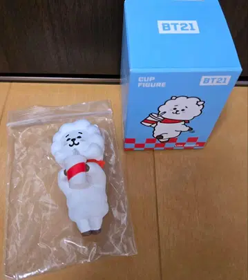 BT21 CUP FIGURE RJ