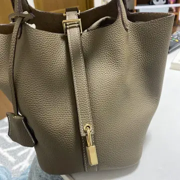 [ 레어 인기 ] 고급 베이지 가죽 토트백
