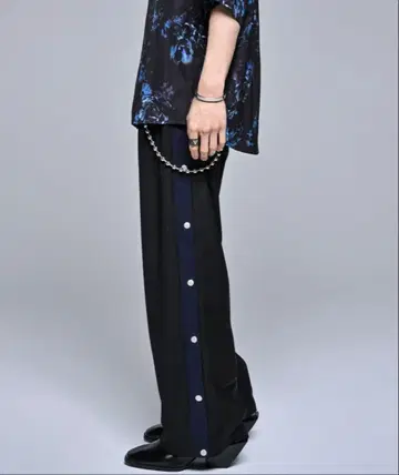 Full snap side line deformation pants