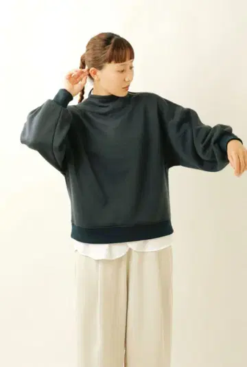 새상품급 UNIVERSAL TISSU 종이상자 보틀넥 풀오버