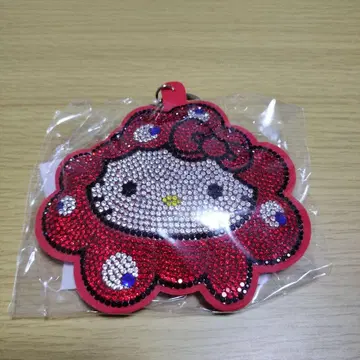 오사카 간사이 만박 미야쿠미야쿠 반짝이 가죽 키링 키티