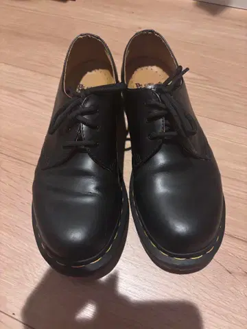 닥터마틴 23.5cm 덤 포함 (VANS 슬립온 23.5cm)