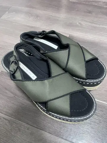 ZARA trafaluc 올리브 그린 샌들 통굽 36