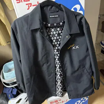 UNIQLO KAWS 콜라보 나일론 자켓 L 블랙
