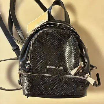 MICHAEL KORS 블랙 백팩 미니 사이즈
