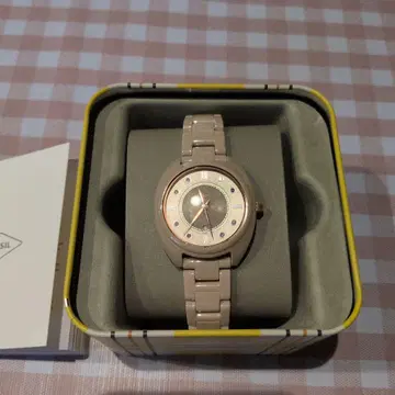 FOSSIL 베이지 손목시계