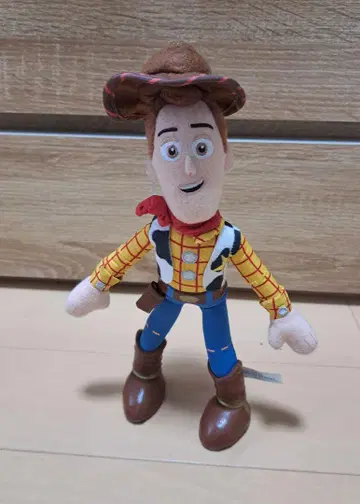 디즈니 - 토이 스토리, 우디 봉제 인형