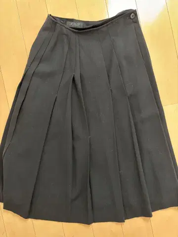 ATSURo TAYAMA 블랙 플리츠 스커트