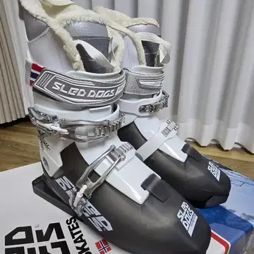 ■■送料無料■超レア■SLED DOGS■HALDEN■スノースケート■■ 361835257_1_1760143964_w360.jpg