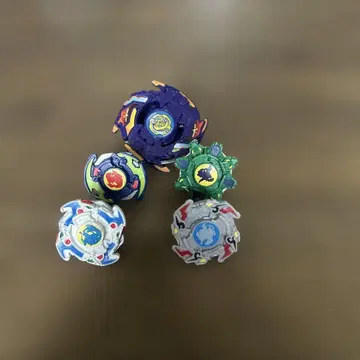 베이블레이드 1개 & 미니어처 4개