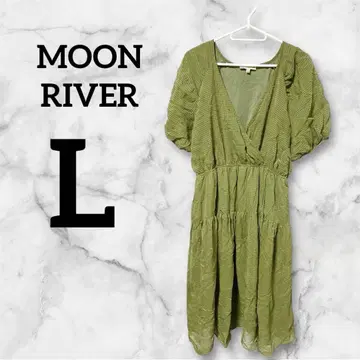 새상품급 MOON RIVER [ L ] 올리브 그린 반팔 원피스 문 리버