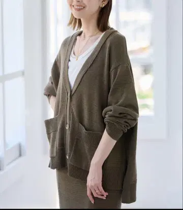 슬로브 이에나 테이프얀 V넥 가디건 카키