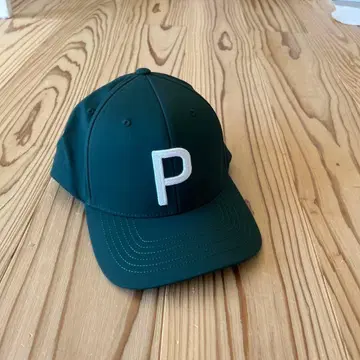 PUMA 다크 그린 P캡