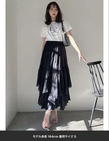 dazzlin 티어드헴 코튼 스커트 블랙