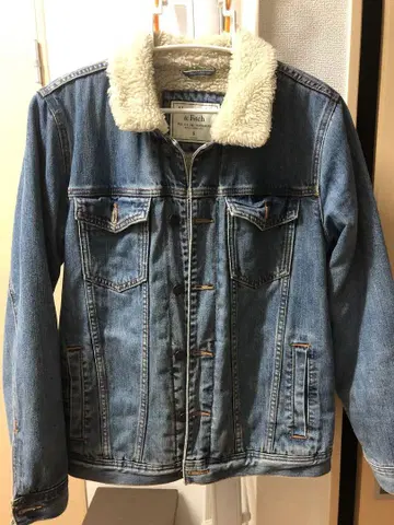 Abercrombie&Fitch 속기모 보아 카라 부착 데님 자켓