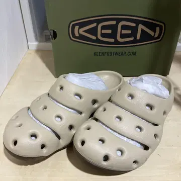KEEN YOGUI 샌들 US 8 Safari/Silver Birch