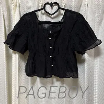 PAGEBOY 프릴 장식 블랙 블라우스