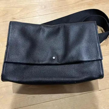 이아파피요네 가죽 숄더백