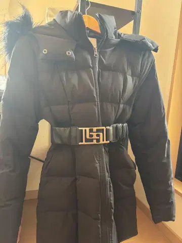 GYDA 다운 자켓