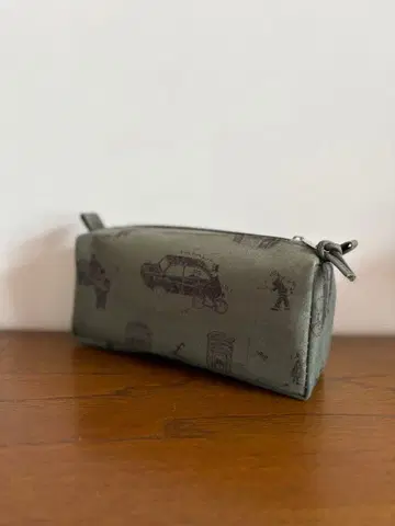 R&D.M.Co- WHERE IS MY DOG ? POUCH 파우치