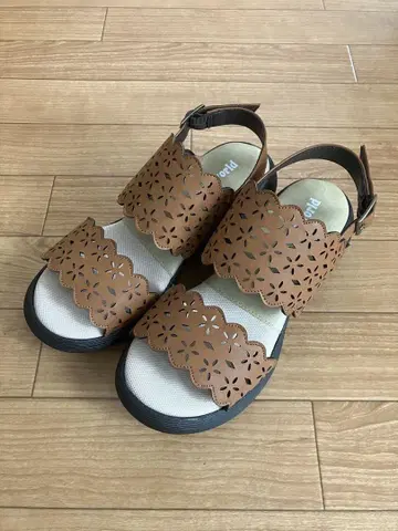 너트월드 샌들