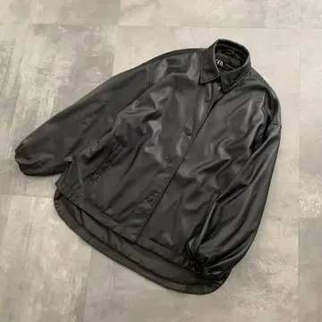 ZARA 페이크 가죽 자켓 라운드 헴 오버 사이즈