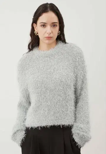 [미라 오웬] 크루넥 샤기 니트탑