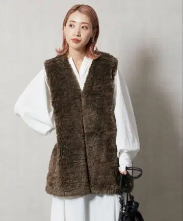 브라운 인조 모피 베스트 프릭스스토어