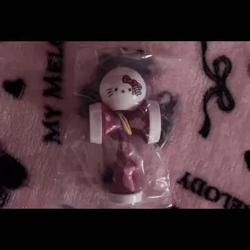 산리오 캐릭터즈 미니 켄다마 시크릿 레어 헬로키티
