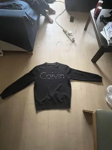 Calvin Klein 블랙 맨투맨 S/CH