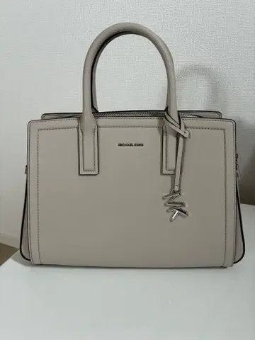 MICHAEL KORS 베이지 핸드백