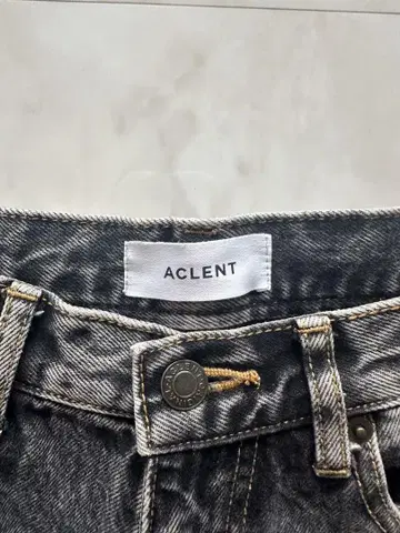 ACLENT 하이웨스트 스트레이트 데님 블랙