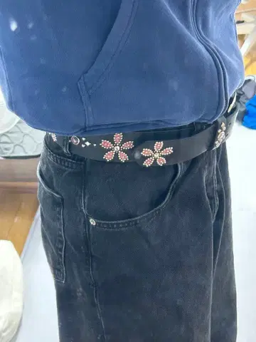 모던 파이리츠 스터드 벨트