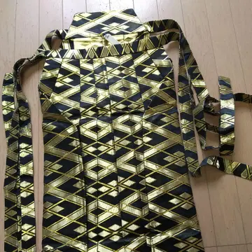 말타기 하카마 금색과 블랙의 광택 있는 패턴 78.5cm