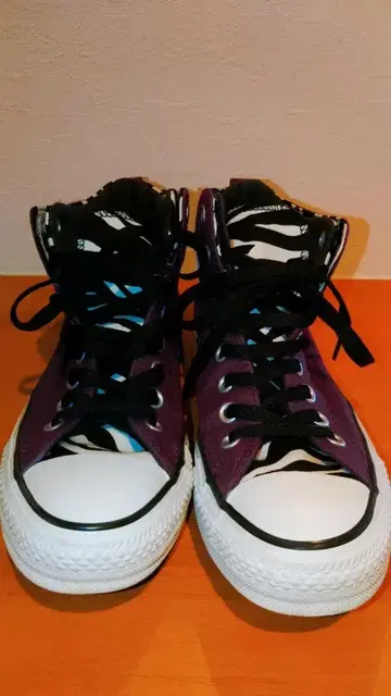 배송비 포함 25.5cm 하이컷 스니커즈 CONVERSE 컨버스