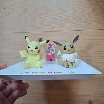 제일복권 피카츄 이브이 피규어 세트 YUM YUM SWEETS