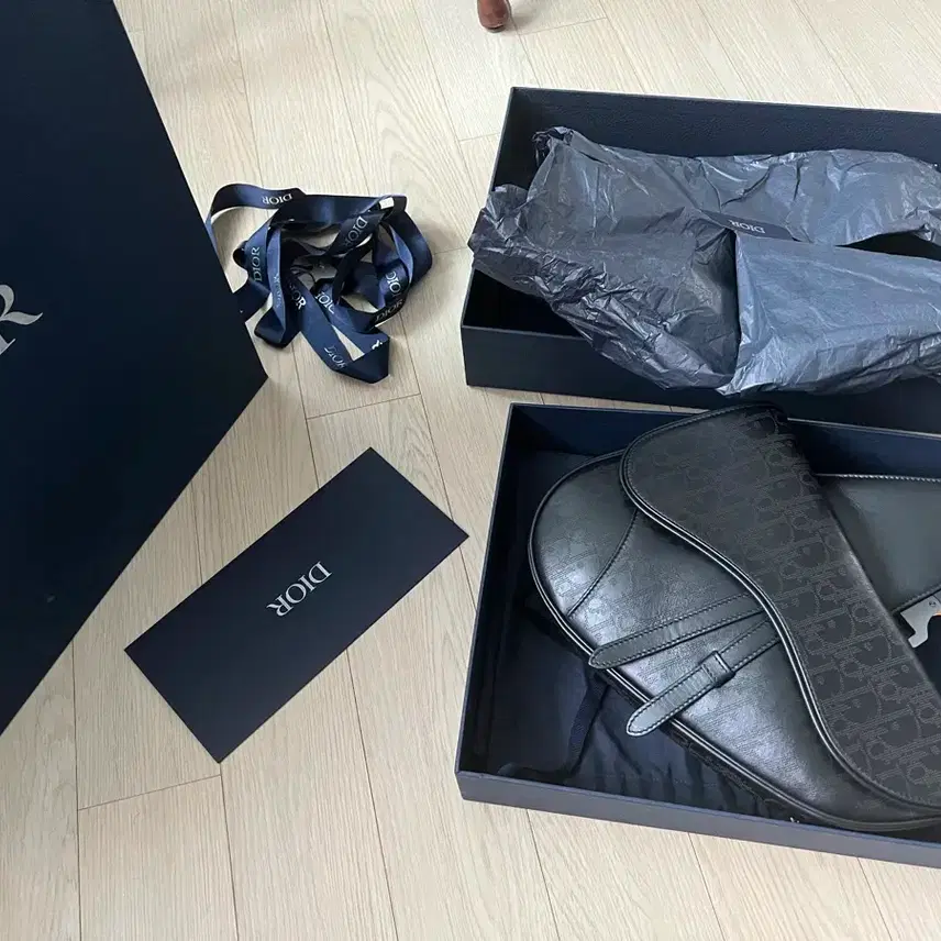 디올 오블리크 갤럭시 새들백 블랙 사진 3