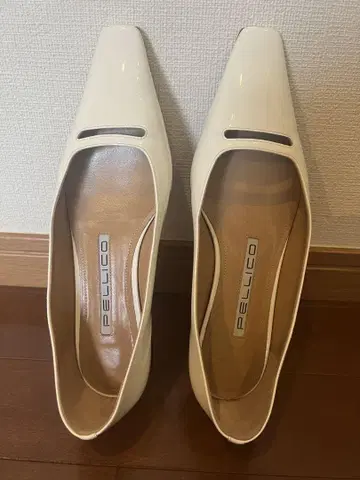 PELLICO 화이트 플랫슈즈