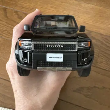 TOYOTA 랜드크루저 색상 견본 블랙